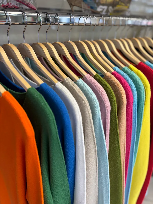 une sélection de pulls colorés tout doux